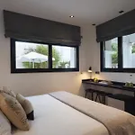 La Playa Hotel 2*